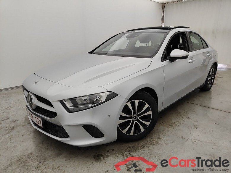 Mercedes-Benz A-Klasse Limousine A 180d Business Solution Aut. 4d