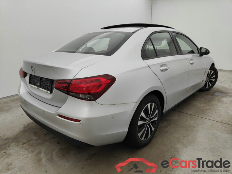 Mercedes-Benz A-Klasse Limousine A 180d Business Solution Aut. 4d #2
