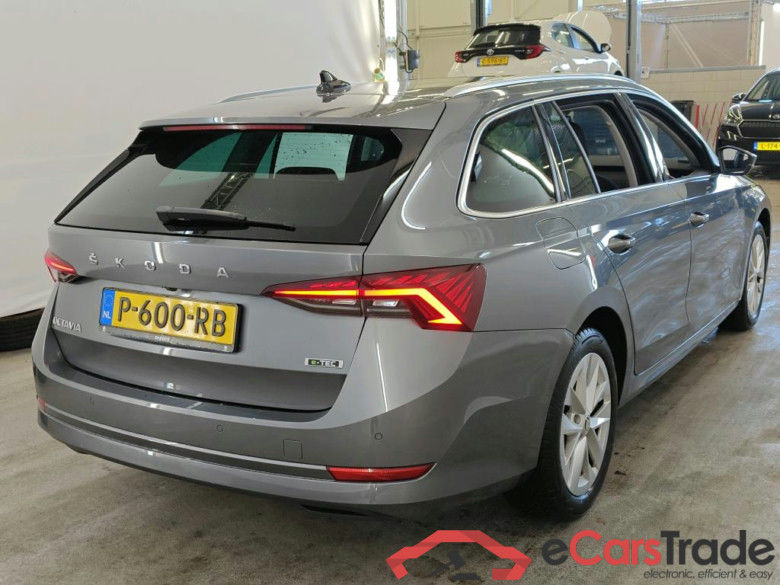 Škoda Octavia Combi 1.0 TSI e-TEC MHEV DSG Business Edit Pl 5d #2
