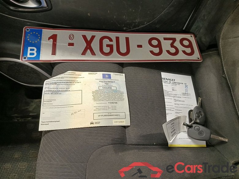 Renault Trafic L2H1 dCi 120 Grand Confort DC 2.9T 4d #4
