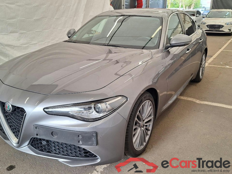 Giulia Super 2.2 JTDM 140KW AT8 E6d #1