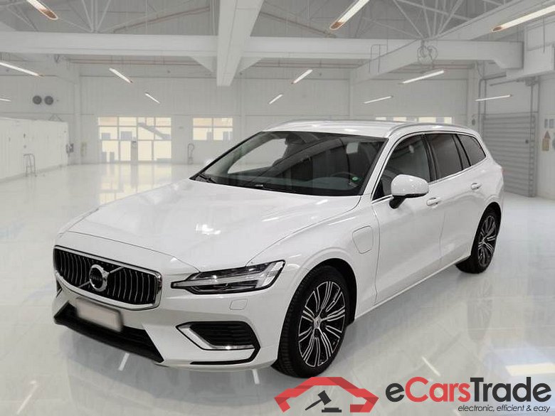 VOLVO V60 / 2019 / 5P / STATION WAGON T6 PLUG-IN AWD AUTOM.INSCR.EXPR.