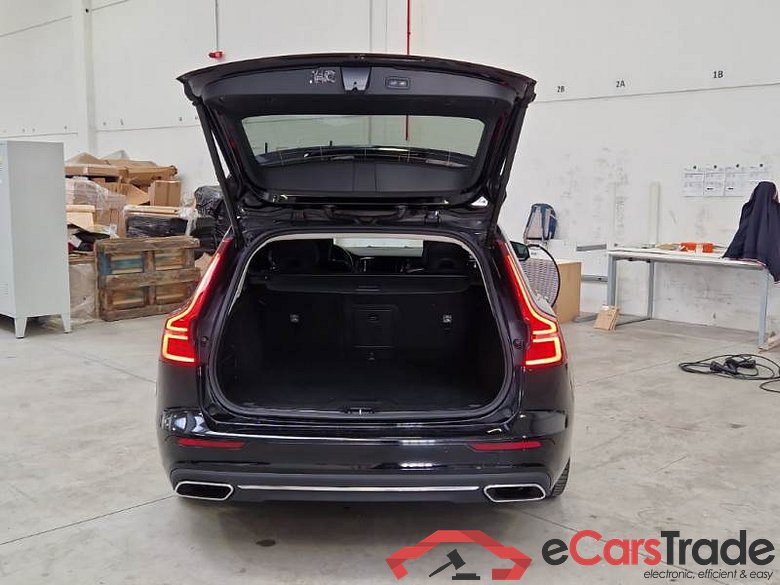 VOLVO V60 / 2019 / 5P / STATION WAGON T6 PLUG-IN AWD AUTOM.INSCR.EXPR. #5