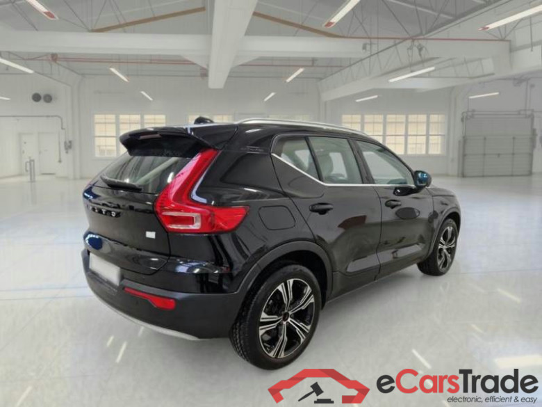VOLVO XC40 / 2017 / 5P / SUV T5 PLUG-IN HYBRID AUTO RECHARGE INSCR. #2