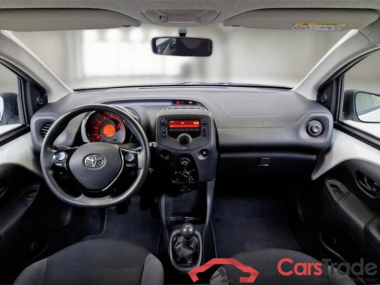 TOYOTA AYGO CONNECT / 2018 / 5P / BERLINA 1.0 VVT-I X-BUSINESS LIGHT #3