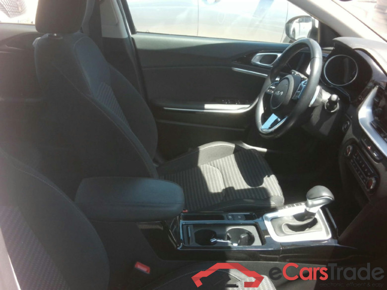 KIA XCeed / 2019 / 5P / todoterreno 1.6 GDi PHEV 104kW (141CV) eDrive #6