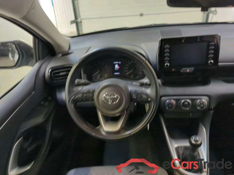 TOYOTA Yaris 1.5 VVT-i Active #3