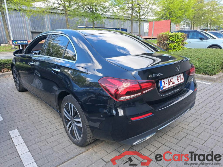 MERCEDES-BENZ A-Klasse 1.3 A 250 E BUSINESS SOLUTION DCT #2