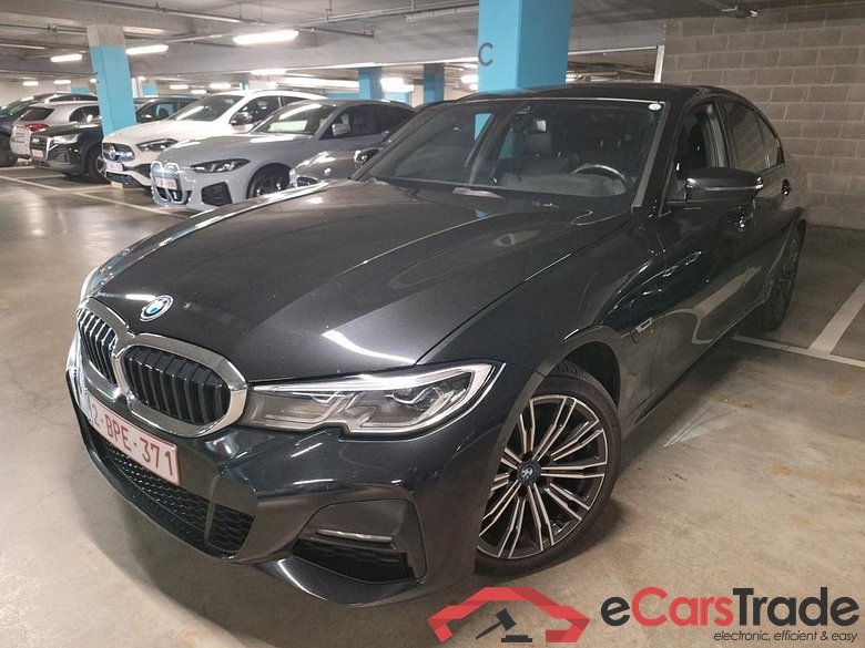 BMW - BMW 3 BERLINE 320e 204PK Business Edition M Sport Pack With Vernasca Sport Seats & Comfort & Electric Sliding Roof * HYBRID *