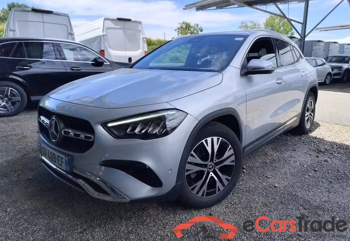 Mercedes GLA 200d Facelift Aut. LED Widescreen Navi 1/2 Sport-Leather KeylessGo Camera Klima PDC ...