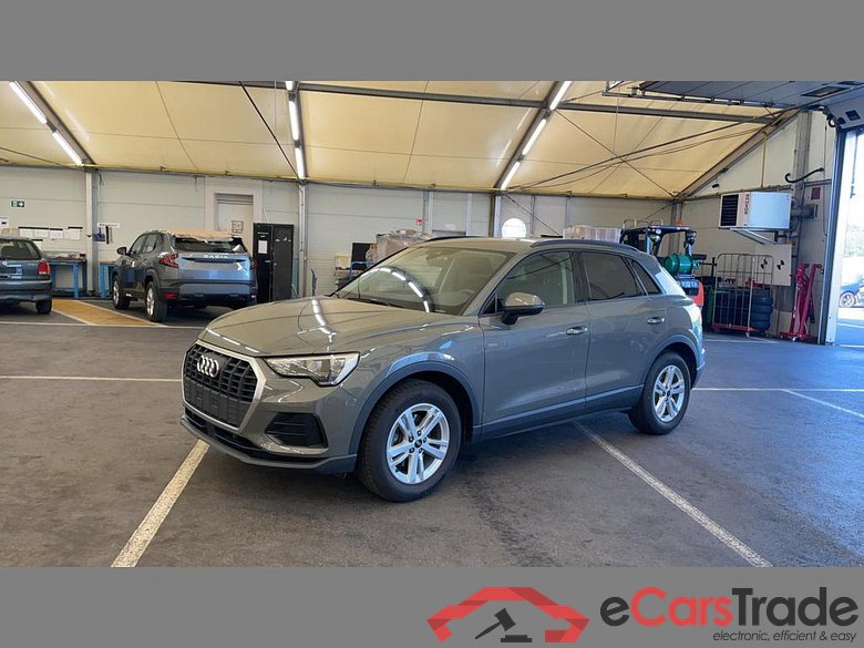 AUDI Q3 35 TFSI Attraction #1