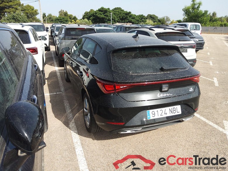 SEAT Leon 1.5 eHYB DSG 204cv 5P XXL AutomÃ¡tico FR(Winterpack) #2