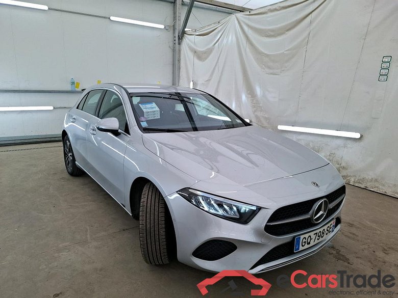 MERCEDES-BENZ Classe A Compact / 2022 / 5P / Berline A 250 e Business Line 7G-DCT #4
