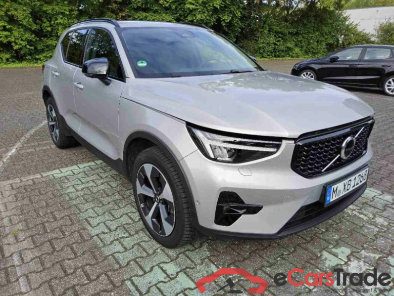 Volvo XC40 (2017->) DE - SUV5 B4 2WD EU6d, Plus Dark, (Facelift) 2022 - 2024 #2