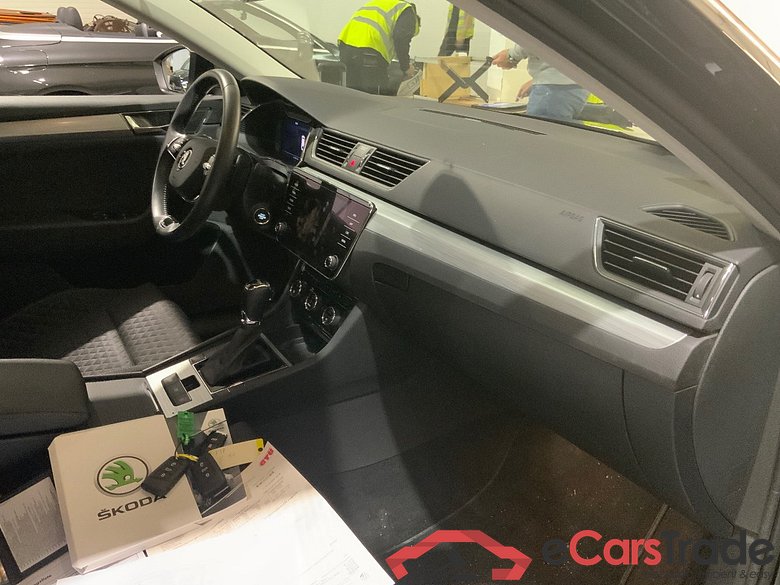 Superb Combi Ambition 2.0 TDI 110KW AT7 E6d #3