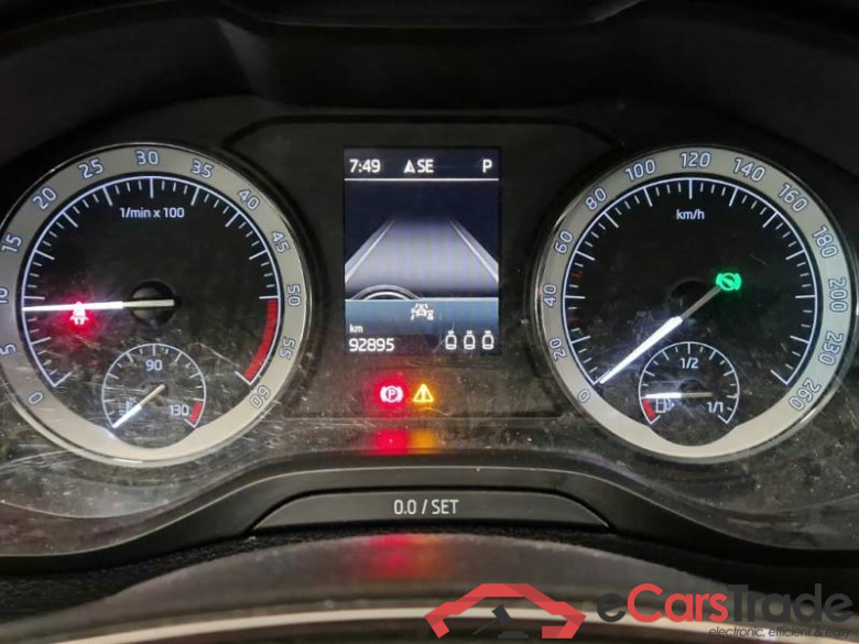 SKODA KAROQ / 2017 / 5P / SUV 2.0 TDI 85KW EVO SCR EXECUTIVE DSG #4