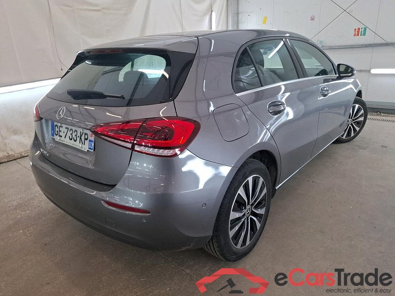 MERCEDES-BENZ Classe A Compact / 2018 / 5P / Berline A 250 e Business Line 8G-DCT #3