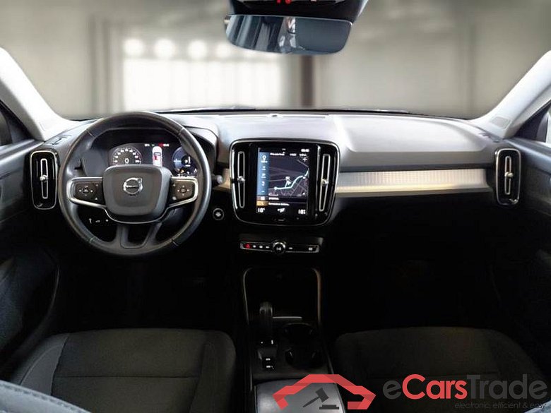 VOLVO XC40 / 2017 / 5P / SUV T4 PLUG-IN HYBRID AUTO RECH INSCRIP EXPR #3