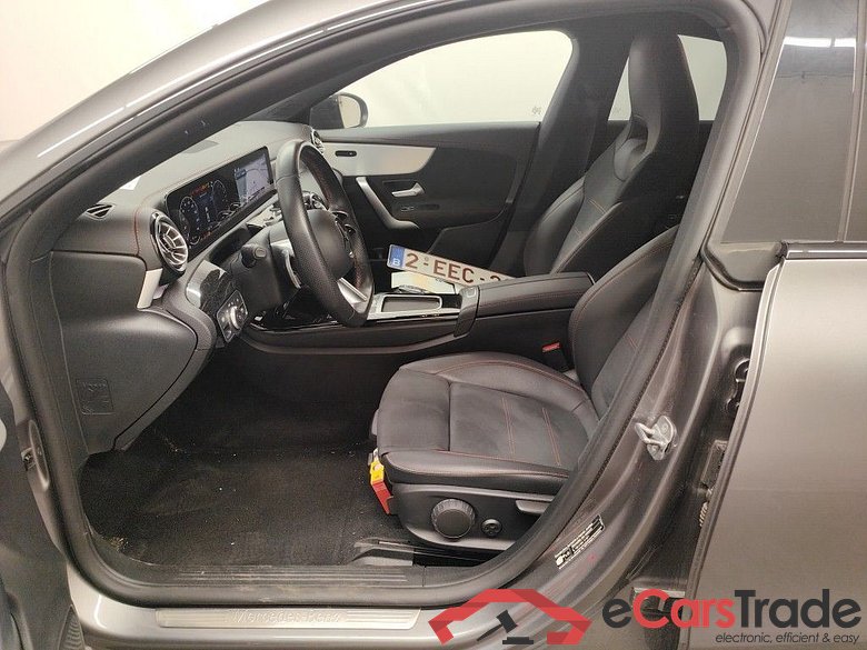 Mercedes-Benz CLA CLA 250 e AMG Line 4d #3