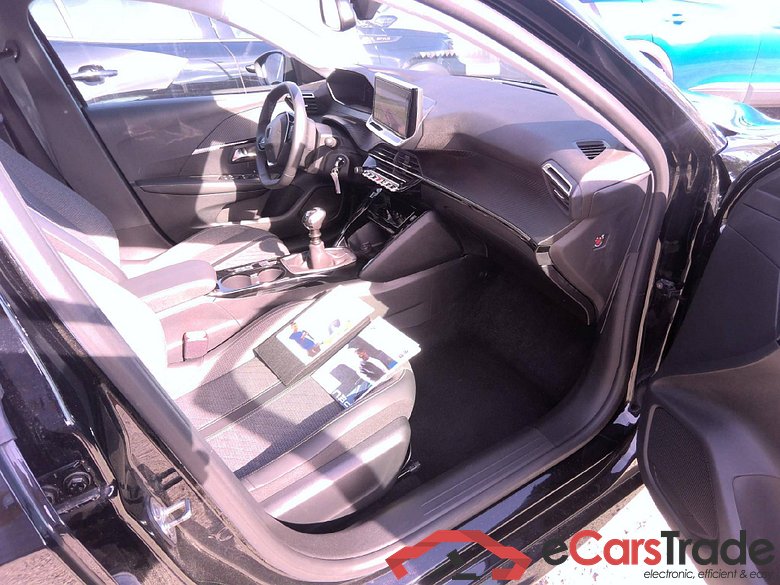Peugeot 208 Allure 1.2L 100 S&S (BVM6) #3