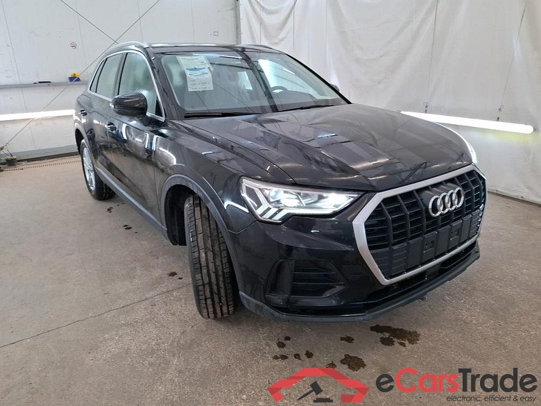 AUDI Q3 / 2018 / 5P / SUV 45 TFSI E 245 S TRONIC BUSINESS EXE #4