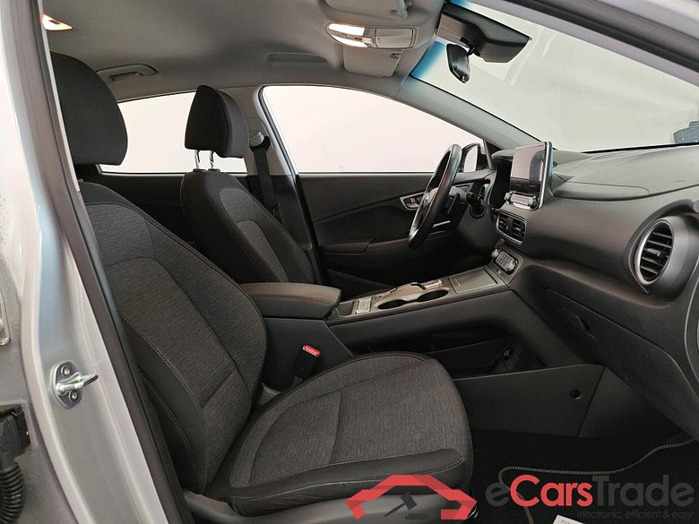 Hyundai KONA Comfort Smart Electric 64 kWh 5d #3