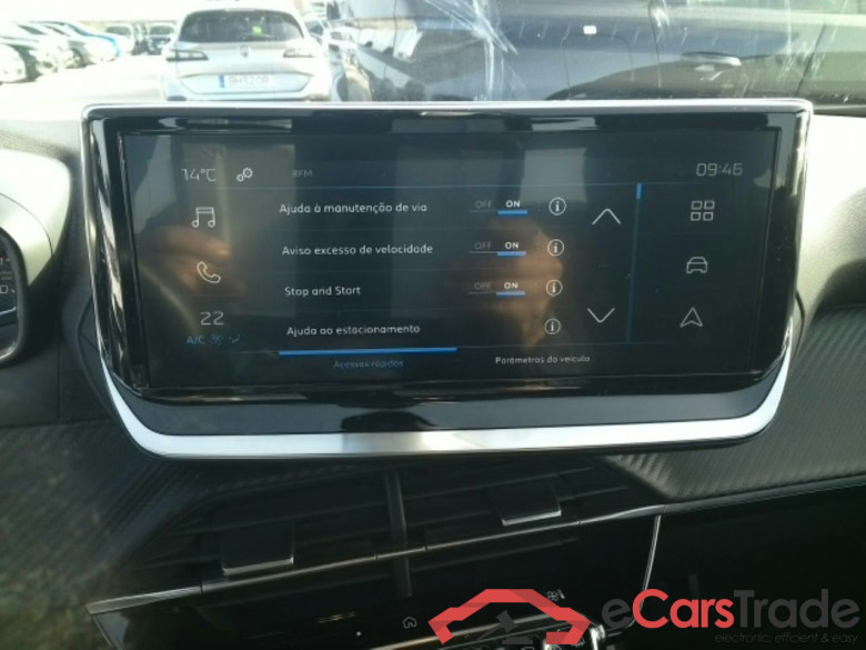 Peugeot 2008 1.2 Puretech LED Navi Klima PDC ... #4
