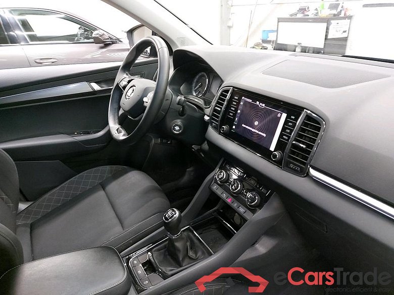SKODA - SKO KAROQ CRTDI 115PK Clever With Climatic & Navigation & Heated Seats & Side Assist & Canton Sound & Park Sensors Front & Rear #3