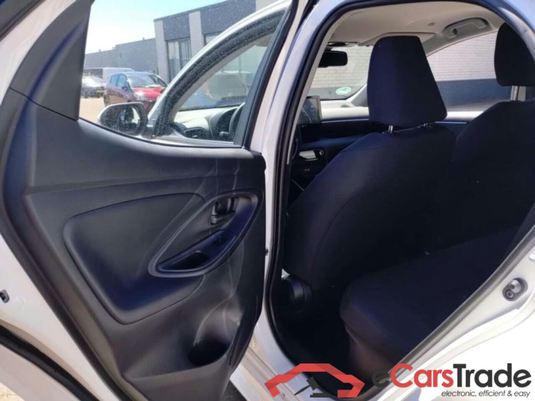 TOYOTA YARIS 1.5 Hybrid 115 Comfort #5