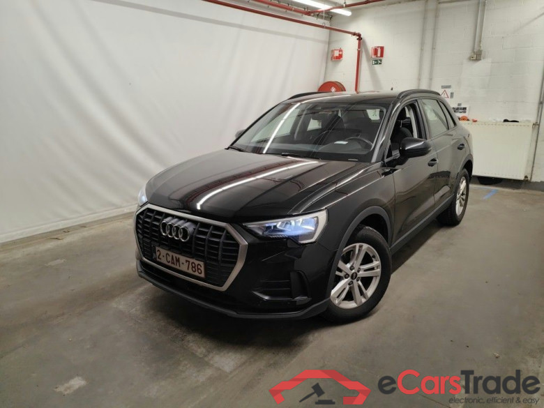 Audi Q3 35 TFSI S tronic Bus. Ed. Attraction 5d