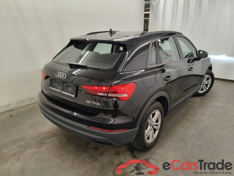 Audi Q3 35 TFSI S tronic Bus. Ed. Attraction 5d #2