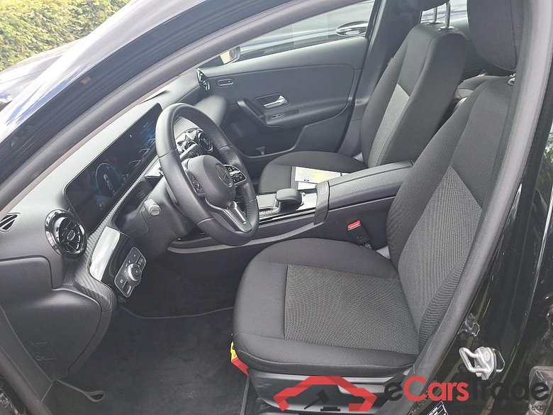 MERCEDES-BENZ A-CLASS LIMOUSINE 1.3 A 180 ESSENTIAL LINE DCT #5