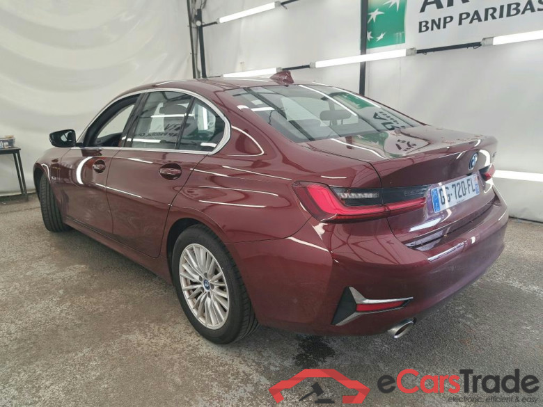 BMW Série 3 Berline / 2018 / 4P / Berline 320e 204ch Luxury BVA8 Hybride #2
