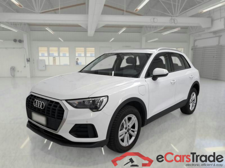AUDI Q3 / 2018 / 5P / SUV 45 TFSI E S TRONIC