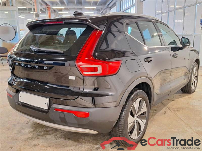 VOLVO XC40 / 2017 / 5P / SUV T4 PLUG-IN HYBRID AUTO RECH INSCRIP EXPR #2