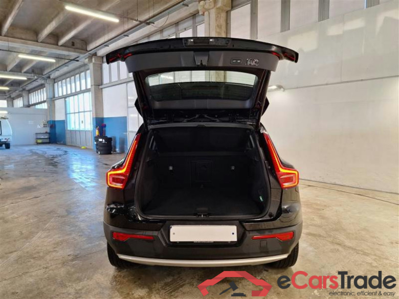 VOLVO XC40 / 2017 / 5P / SUV T4 PLUG-IN HYBRID AUTO RECH INSCRIP EXPR #5