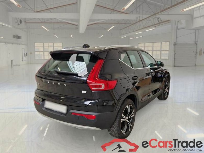 VOLVO XC40 / 2017 / 5P / SUV T4 PLUG-IN HYBRID AUTO RECHARGE INSCR. #2