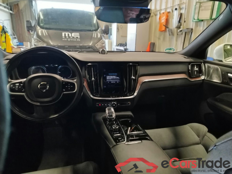 V60 Kombi Inscription Recharge Plug-In Hybrid AWD 2.0 T6 251KW AT8 E6d #3