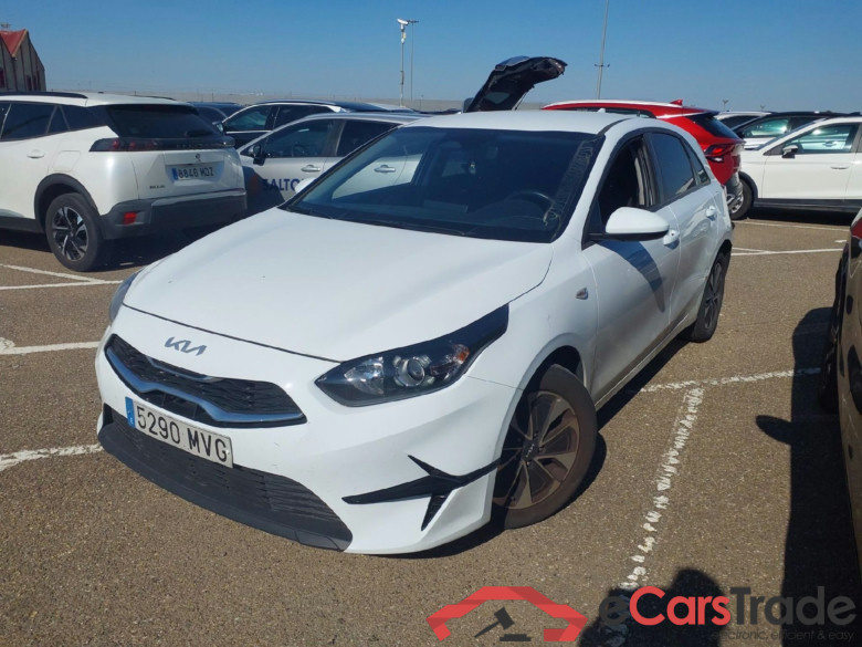 KIA Ceed / 2021 / 5P / berlina con portón 1.0 T-GDi 74kW (100CV) Concept #1