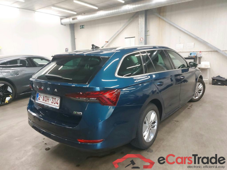 SKODA - SKO OCTAVIA COMBI 1.0 TSI eTec 110PK DSG7 Clever With Climatic & Navigation & Heated Seats & Cruise Control & Front & Rear Park Sensors  * PETROL * #2