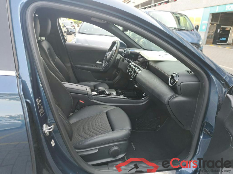 MERCEDES - MER A BERLINE 180 d 116PK DCT Launch Edition & Widescreen CockPit #3