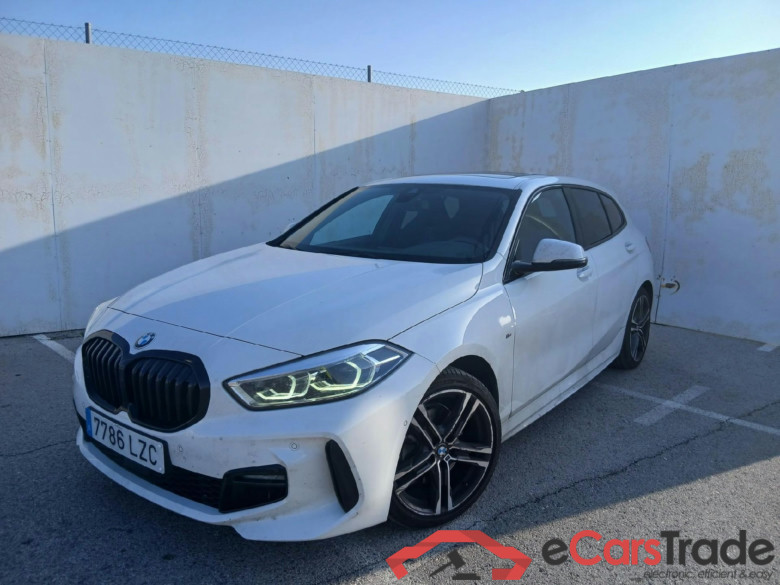 BMW Serie 1 / 2019 / 5P / berlina con portón 118d #1