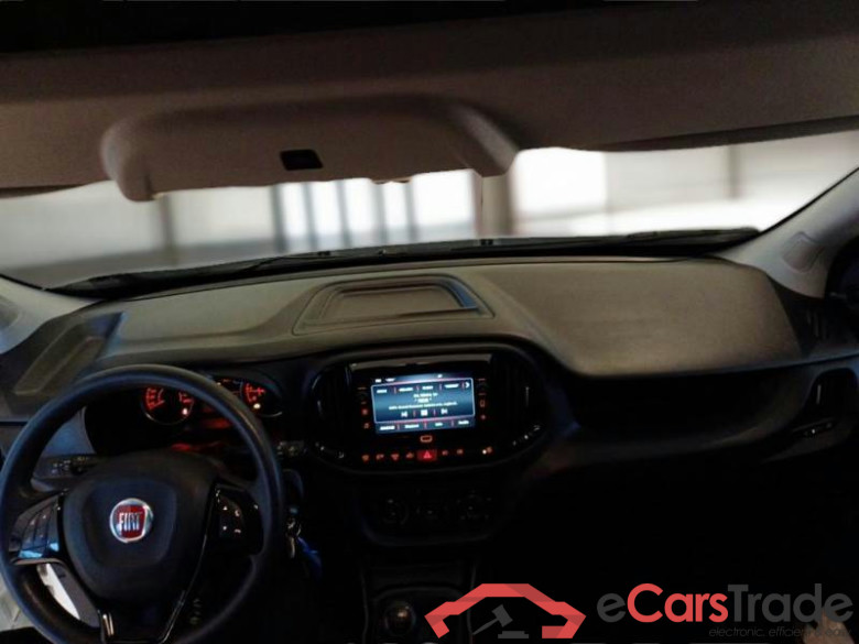 FIAT DOBLÒ CARGO / 2014 / 4P / VETT. FURGONATA CH1 BUSINESS 1.6 MJET 105CV E6D-F SeS #3