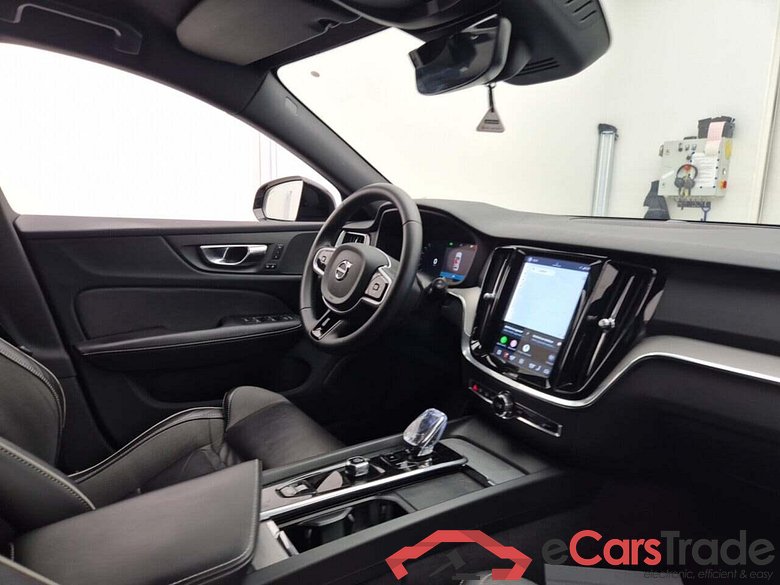 VOLVO V60 2.0 B4 Plus Dark #3
