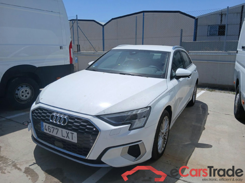 AUDI A3 / 2020 / 5P / berlina con portón Sportback Advanced 40 TFSI e 150kW S tro #1