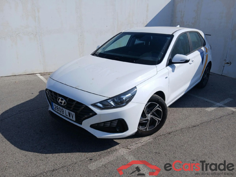 HYUNDAI i30 / 2020 / 5P / berlina con portón 1.0 TGDI 48V Klass #1