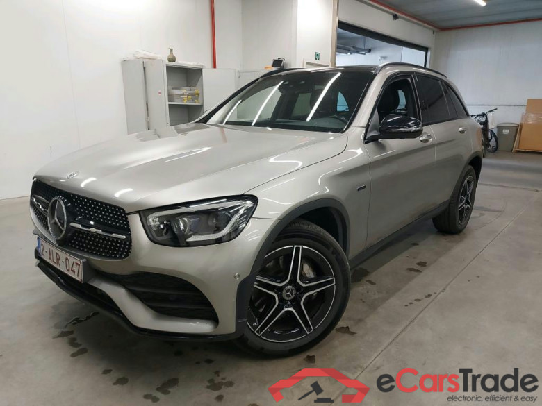 MERCEDES - MER GLC 300 de 306PK DCT 4MATIC Business Solution AMG & Plus Pack & Urban Guard Plus & Driving Assistant Plus & 19 Inch & Trailer Towing Hook  * HYBRID *
