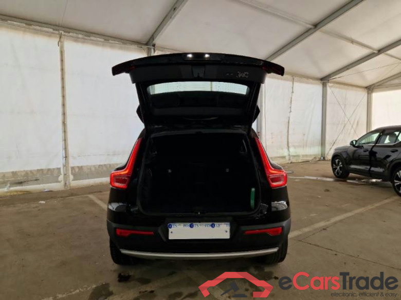 VOLVO XC40 / 2017 / 5P / SUV T3 AUTOMATICO MOMENTUM PRO #5