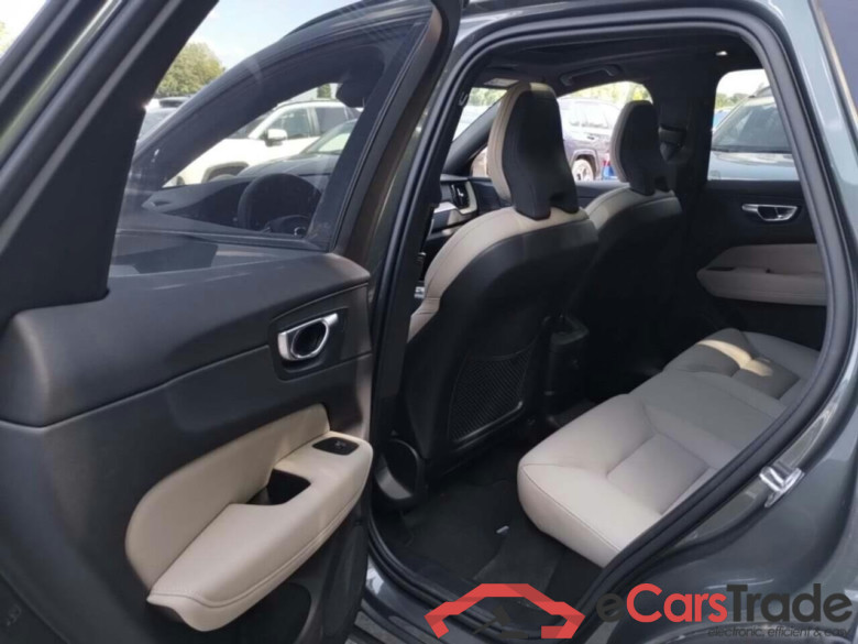VOLVO XC60 2.0 T6 Plug-in hybrid AWD Ultra Dark #5