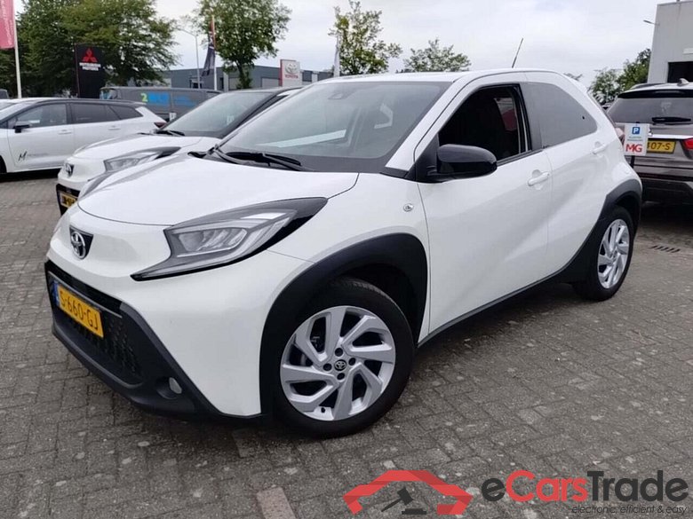 TOYOTA Aygo X 1.0 VVT-i MT first